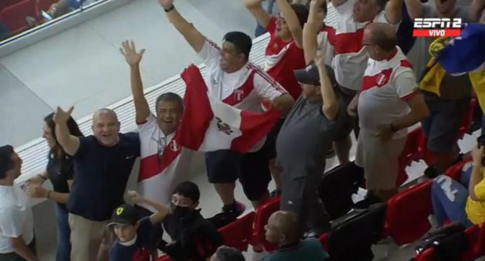 Para conocer al rival de Perú: hinchas de la ‘Blanquirroja’ presentes en el Australia vs. Emiratos