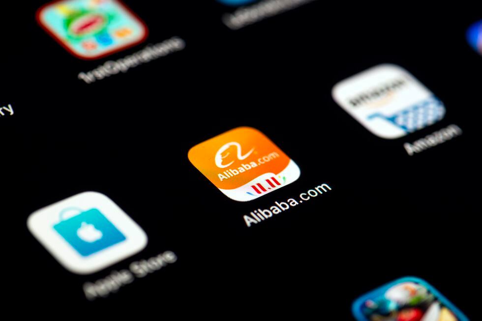 Grupos como Alibaba han desarrollado apps que permiten a los chinos certificar su supuesto nivel de riesgo ante las autoridades. (Foto: Lionel BONAVENTURE / AFP)
