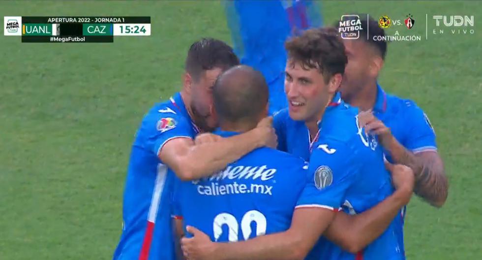 Rafael Baca anota el 1-0 de Cruz Azul sobre Tigres por la Liga MX 
