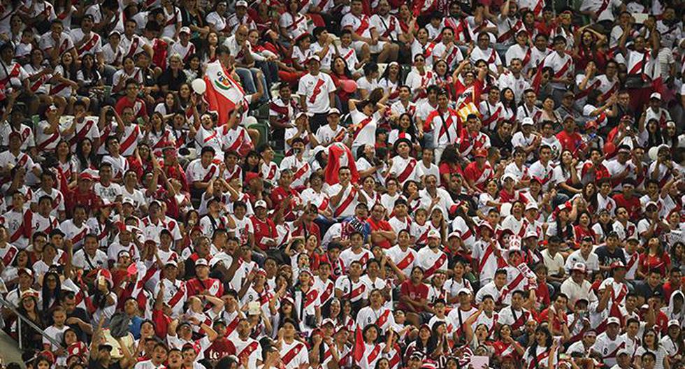Los furiosos cánticos de los hinchas peruanos exigiendo la renuncia de Juan Reynoso de la selección peruana 