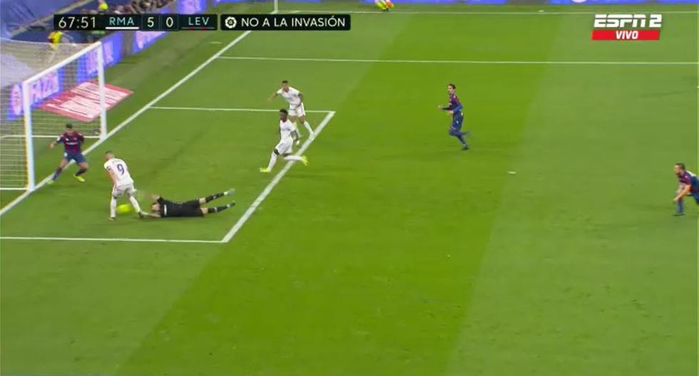 Benzema desparramó al arquero y gol de Vinicius para el 5-0 del Real Madrid vs. Levante 