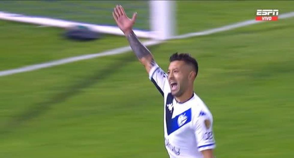 Vélez's goal: Janson scored a penalty making it 1-0 against River in the Libertadores.