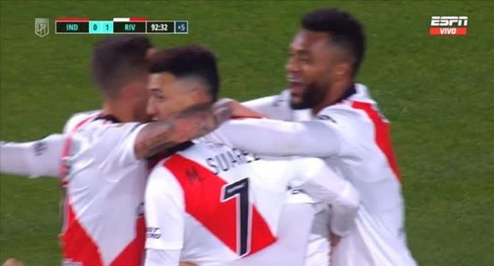 Agonizing victory: Matías Suárez scored a goal for River Plate in the final minute at Independiente's stadium.