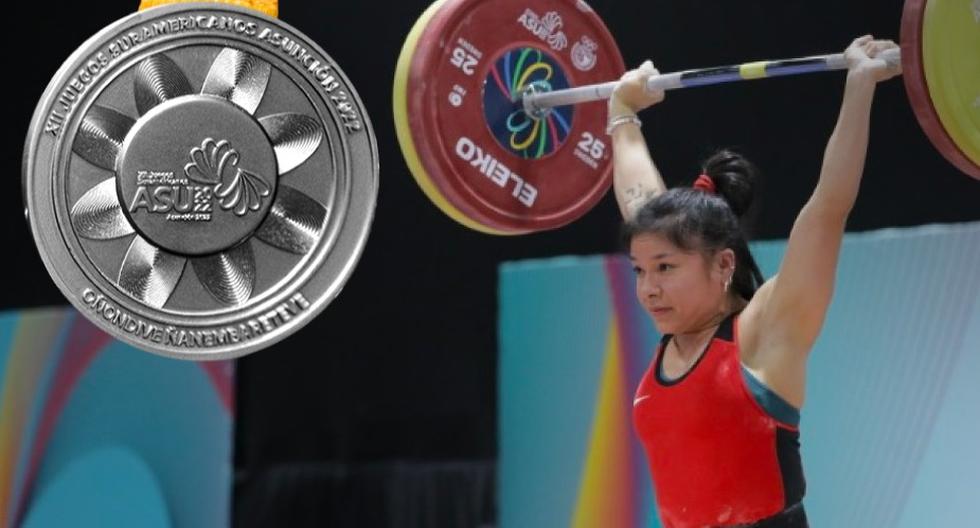 Peruvian pride! Shoely Mego wins silver medal in weightlifting at the South American Games.