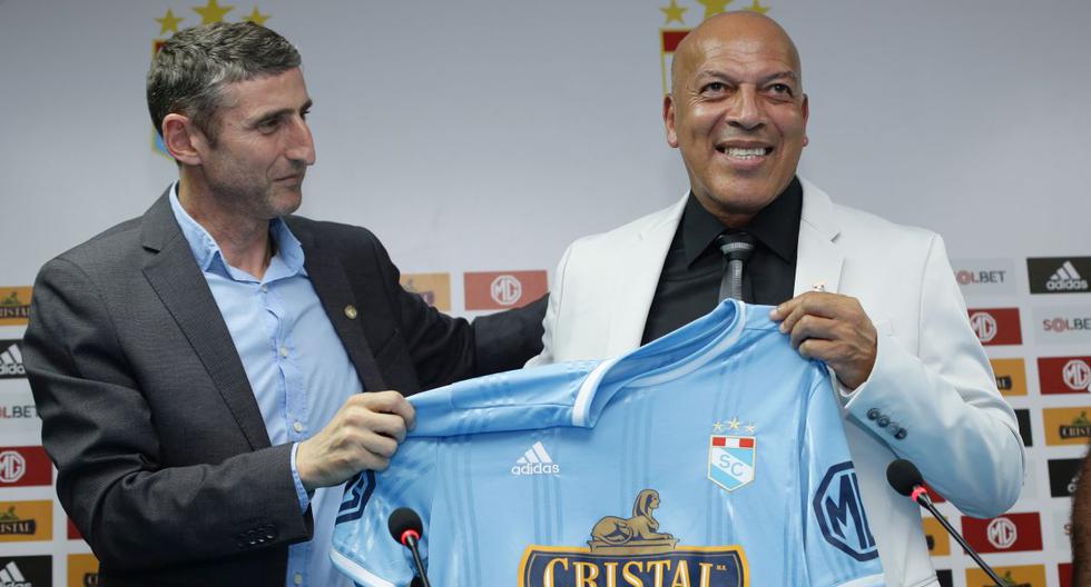 Director deportivo de Cristal: “Fuimos perjudicados por decisiones arbitrales en la Libertadores”