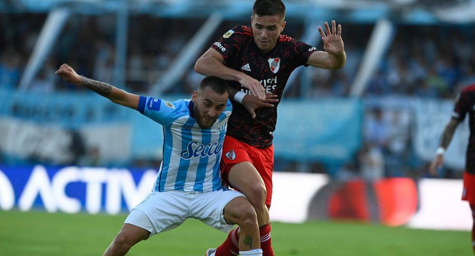 Watch River - Atlético Tucumán match live | Last LPF match broadcast.
