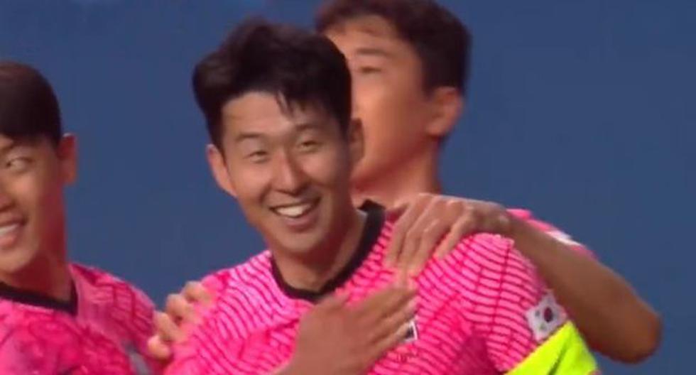 Goal of the free kick by Heung-min Son for South Korea's 2-0 against Chile.