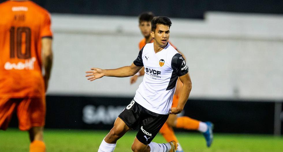 El peruano Alessandro Burlamaqui se va cedido del Valencia al CD Badajoz de la tercera división de España