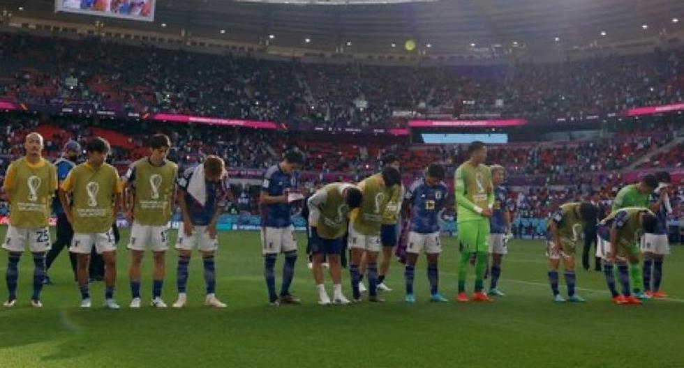 Japan lost to Costa Rica and the players apologized to the fans.