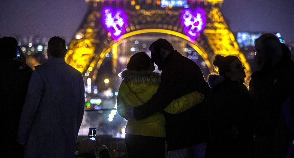 San Valentín Francia Así se iluminó la Torre Eiffel por el día de lo