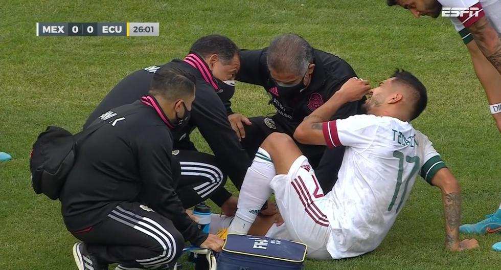 Jesus Corona left injured from Mexico vs. Ecuador: 'Tecatito' suffered knee complications.