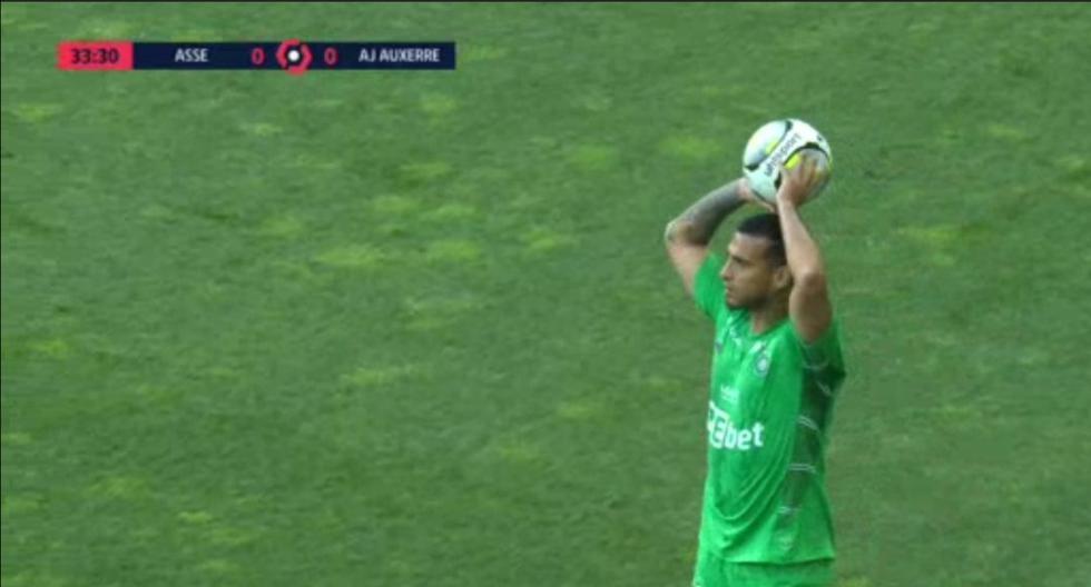 Trauco anotó en la tanda penales en favor del Saint Étienne vs. Auxerre, pero no alcanzó y descendieron en la Ligue One 