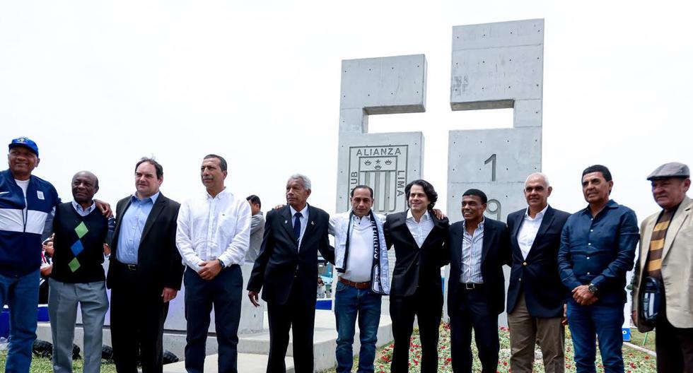 Alianza Lima inauguró el Parque de la Memoria Blanquiazul en homenaje a las víctimas del Fokker