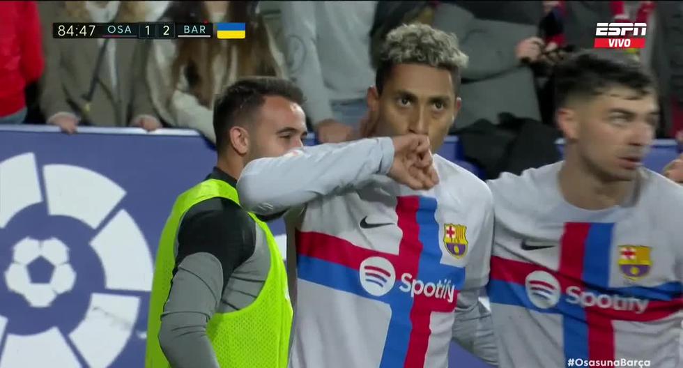 The goalkeeper just watched: Raphinha's stunning goal to score Barcelona's 2-1 against Osasuna.