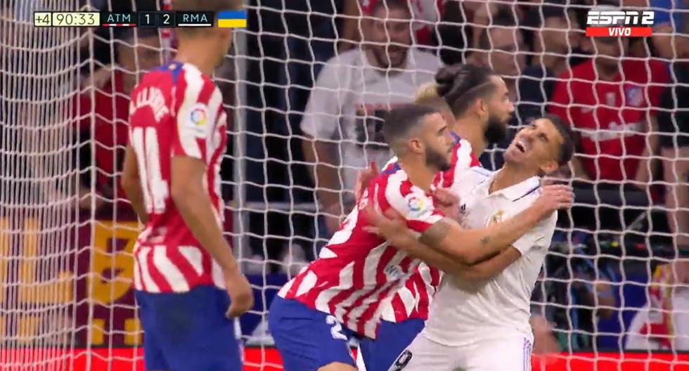 Hermoso hizo dos faltas en dos minutos y fue expulsado en el Atlético vs. Real Madrid 