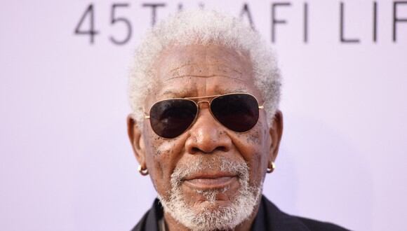 El actor Morgan Freeman tiene unos problemas en la mano que quedaron como secuela a un fuerte accidente que sufrió en 2008 (Foto: AFP)