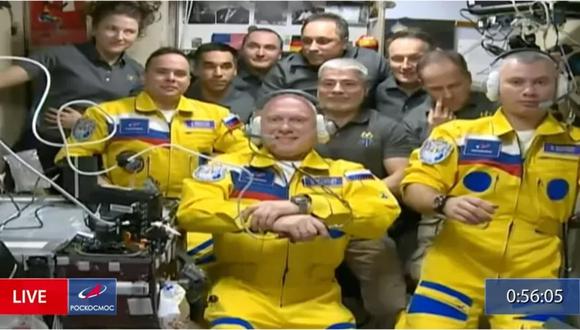 "Se convirtió en nuestro turno de elegir un color", aseguró uno de los cosmonautas con una sonrisa. (ROSCOSMOS).