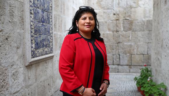 Aracely Quispe Neira participó en Arequipa en el conversatorio “Hacia un mundo del futuro”. (Foto: Alessandro Currarino / El Comercio).