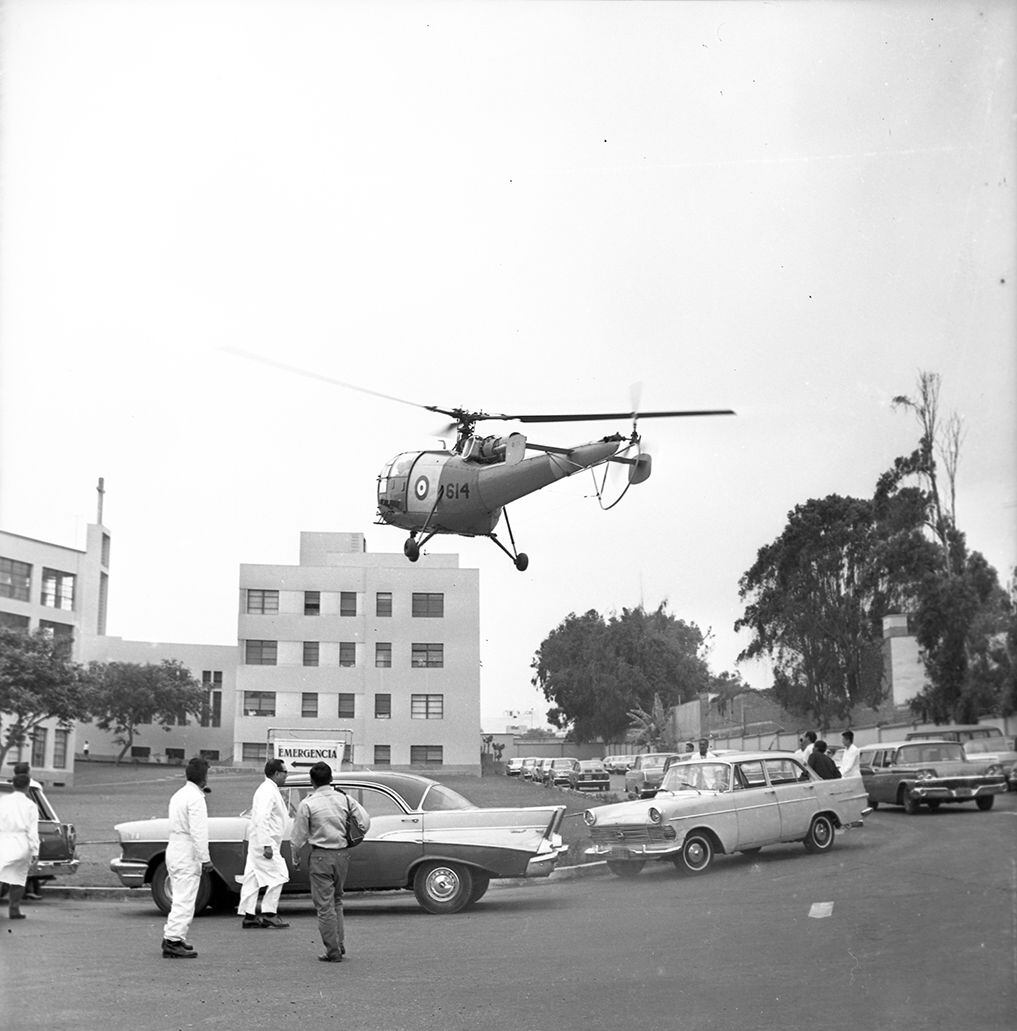 Postal de un helicóptero 614 del Escuadrón de Rescate del Ejército peruano. (Foto: GEC Archivo Histórico)