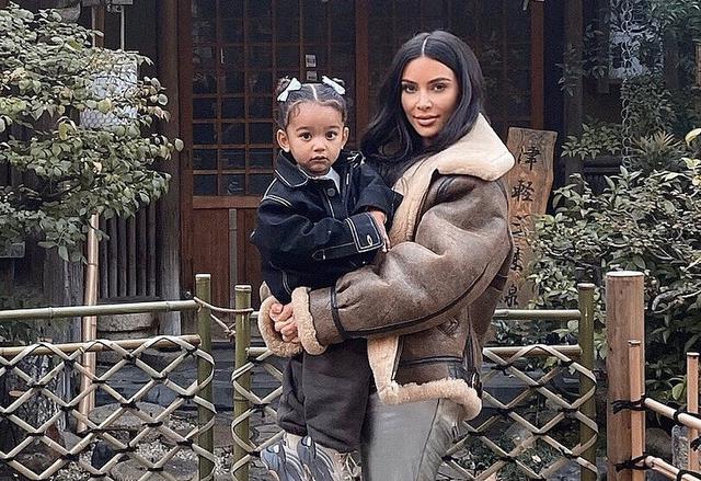 La empresaria kim Kardashian sigue conquistando el corazón de sus seguidores en Instagram con nuevas fotografías de sus hijos.  (Fotos: Instagram)