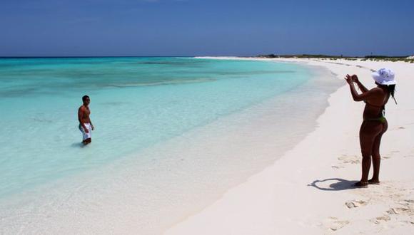 Los Roques se caracterizan por la arena blanca y las aguas turquesas.