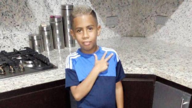 El padre de Brayan asegura sentirse culpable y "muerto en vida" luego del asesinato de su hijo. Foto: RICHARD NAVARRO, vía BBC Mundo