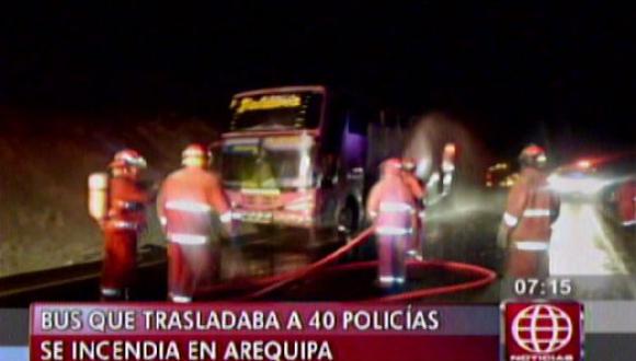 Arequipa: Un bus se incendia con 40 policías a bordo