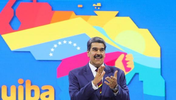 El presidente de Venezuela, Nicolás Maduro, durante una reunión en el teatro Teresa Carreño de Caracas el 7 de noviembre de 2023. (Foto de MARCELO GARCIA / AFP)