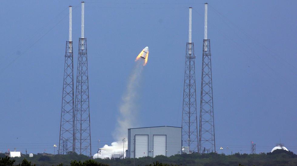 La prueba dur&oacute; aproximadamente 90 segundos. La c&aacute;psula Dragon V-2 y su sistema de eyecci&oacute;n fueron propulsados por ocho motores SuperDraco. (Foto: FRed Huber/Orlando Sentinel via AP)