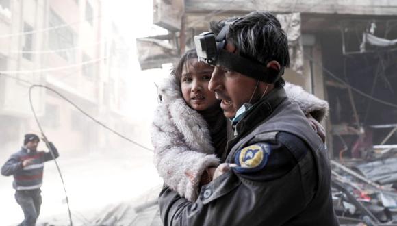 Cientos de Cascos Blancos amenazados por régimen de Al Assad son evacuados de Siria. (Foto: AFP)