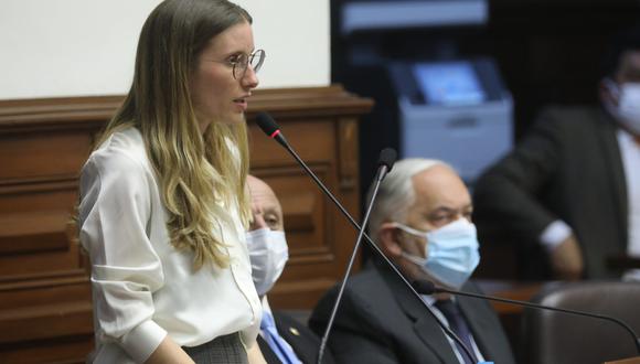 Adriana Tudela cuestionó los votos en abstención y contra la censura de Willy Huerta. (Foto: Congreso)