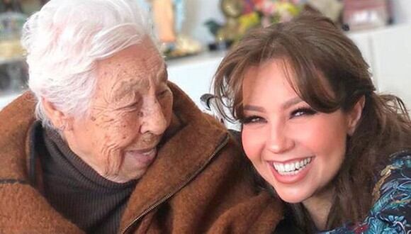 Eva Mange junto a su nieta, quien al igual que el resto de su familia estaba pendiente de su salud (Foto: Thalía / Instagram)