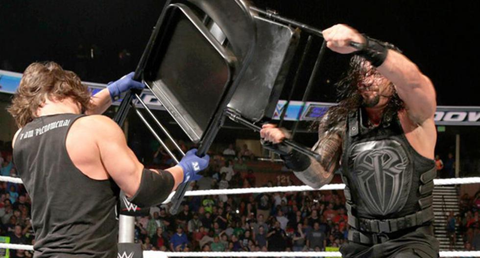 Roman Reigns y AJ Styles se dieron y no consejos. (Foto: WWE)