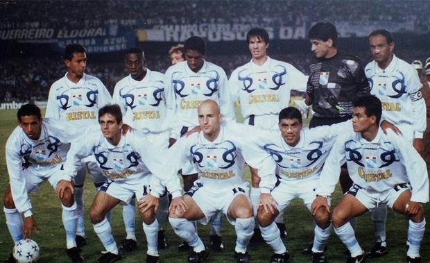 Los celestes llegaron a la final de la Libertadores 1997 y debieron remontar dos series
