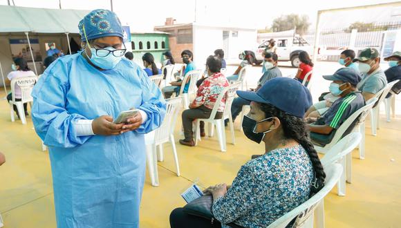 El Gobierno estableció que las personas pueden acceder a su tercera dosis si han transcurrido tres meses desde que se aplicaron la segunda vacuna. (Foto: Minsa)