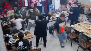 El brutal ataque a mujeres en un restaurante que desató una ola de indignación en China | VIDEO