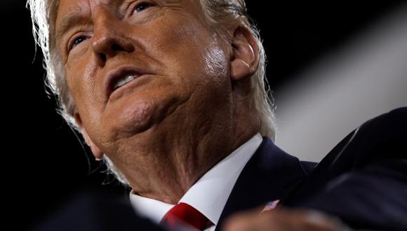 El presidente de Estados Unidos, Donald Trump, habla durante una parada de campaña en Fort Myers, Florida, el 16 de octubre de 2020. (REUTERS/Carlos Barria).