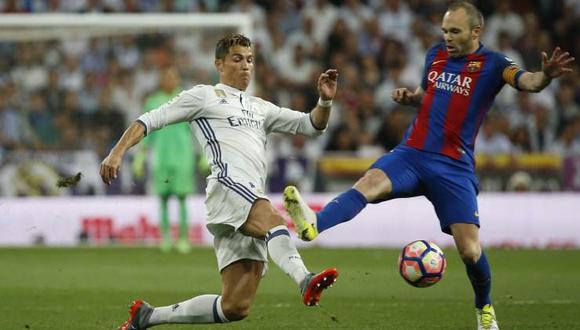 El entrenador de Barcelona, Ernesto Valverde, se ha referido a la partida de Cristiano Ronaldo al fútbol de Italia. Y lo hizo con una curiosa comparación incluyendo a Andrés Iniesta. (Foto: AP)