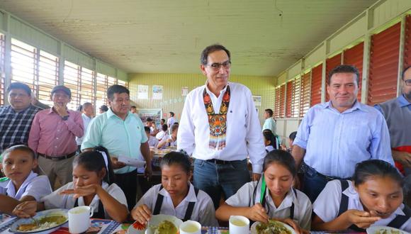El presidente Martín Vizcarra participó también en labores de supervisión de obras para la implementación de un centro de salud en Purús, Ucayali. (Andina)