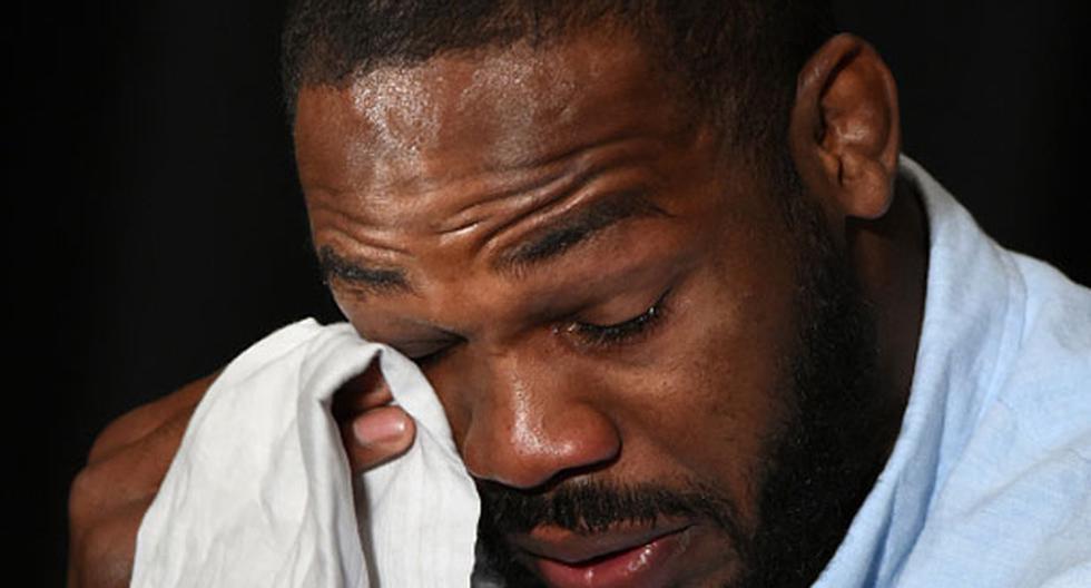 Jon Jones rompe en llanto en conferencia de prensa luego de quedar fuera para UFC 200 | Foto: Getty Images