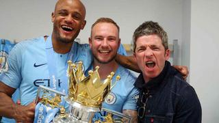 Manchester City festejó el título de Premier League junto aNoel Gallagher | VIDEO