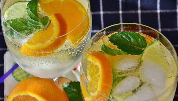 El trago del verano tiene que ser muy refrescante. (Foto: RitaE / Pixabay)