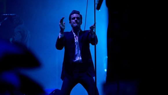 Brandon Flowers entregado en show de The Killers. (Foto: Facebook)