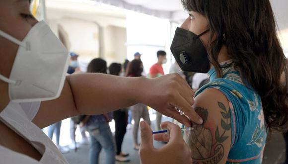 Coronavirus en México | Últimas noticias | Último minuto: reporte de infectados y muertos hoy, sábado 16 de octubre del 2021 | Covid-19. (Foto: ALFREDO ESTRELLA / AFP).