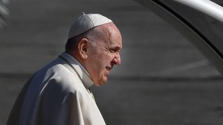 Papa Francisco se reúne con gitanos de Eslovaquia en una de las regiones más pobres de Europa