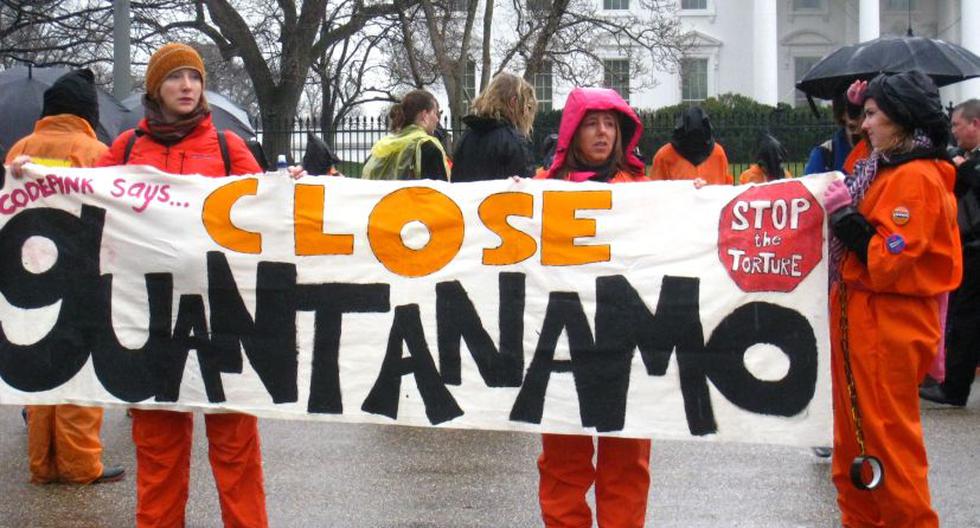 Protesta exigiendo cierre de Guantánamo. (Foto: Elissar / Flickr)