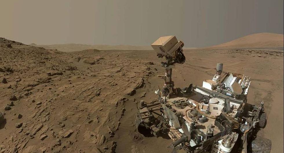 En un inicio se creyó que el objeto, de forma plana y color blanquecino, podría ser un fragmento que se hubiera desprendido del vehículo robótico. (Foto: NASA.gov)