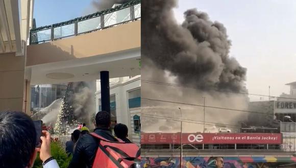 El incendio se originó en el árbol de Navidad instalado al interior del centro comercial ubicado en Surco | Foto: Capturas de video / Twitter