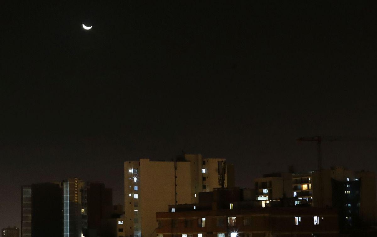 En las últimas semanas solo basta mirar por la ventana para apreciar no solo la Luna sobre la Lima, sino una gran cantidad de estrellas y hasta planetas. (Foto: Rolly Reyna)