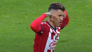 Gol de Calderón para el descuento de Chivas ante América | VIDEO